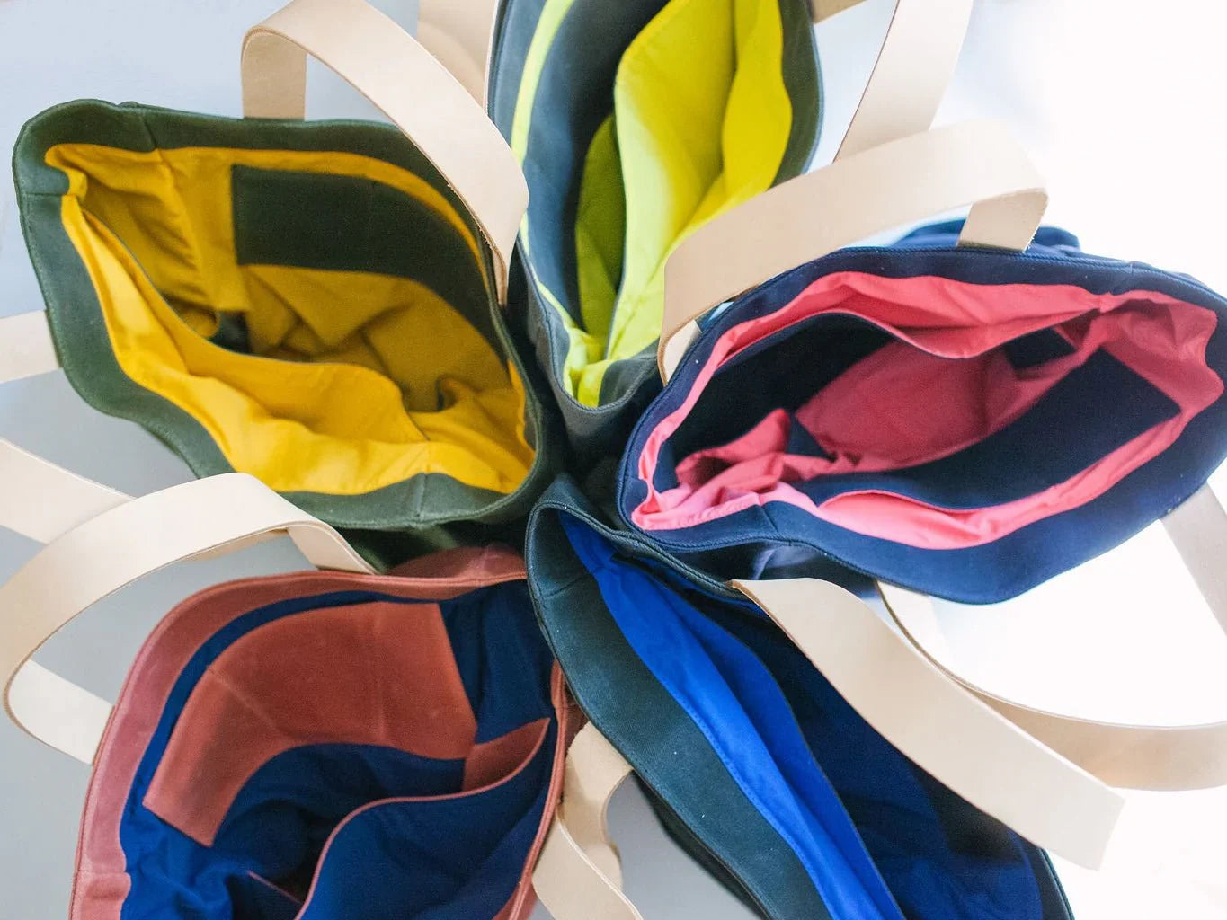 Çanta Renkleri Psikolojisi: Hangi Renk Ne Anlatır?