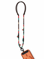 Marrakech ayarlanabilir telefon askısının tam boyu, telefona takılı halde; 95-120 cm çapraz kordon