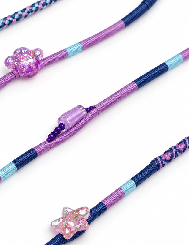 Mermaid Boncuklu USB-C Konektörlü Kulaklık — yanardöner deniz yıldızı, lila deniz kaplumbağası ve şeffaf lila boncuk, yakın çekim